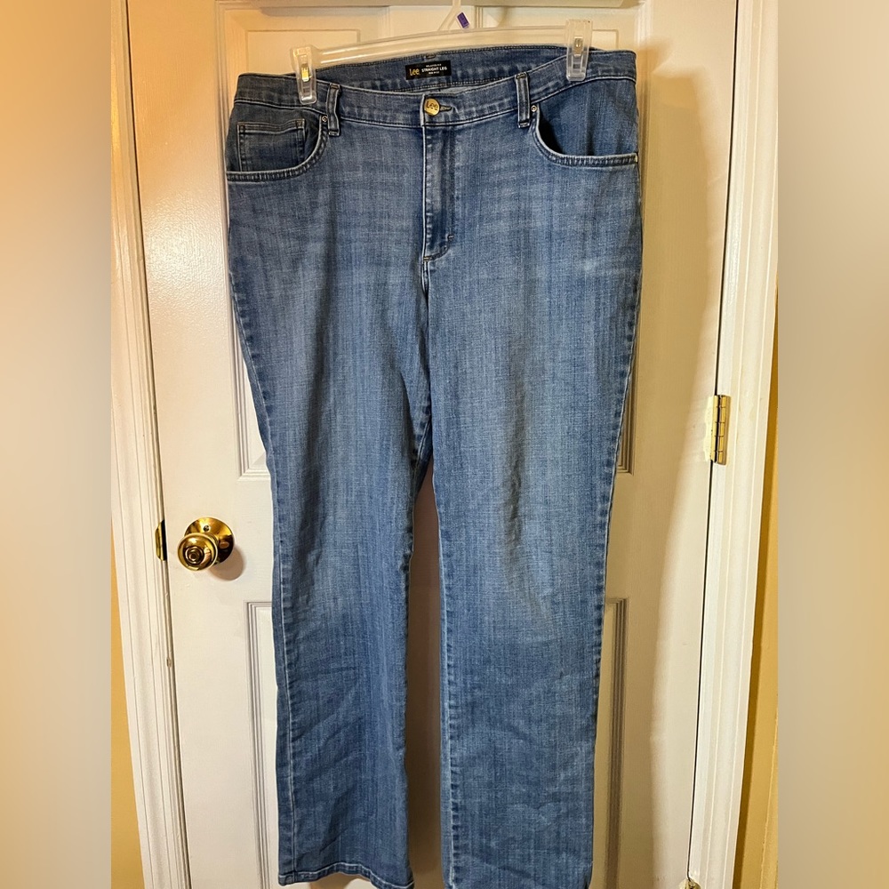 Lee size 18 LONG relaxed fit mid rise straight leg jean